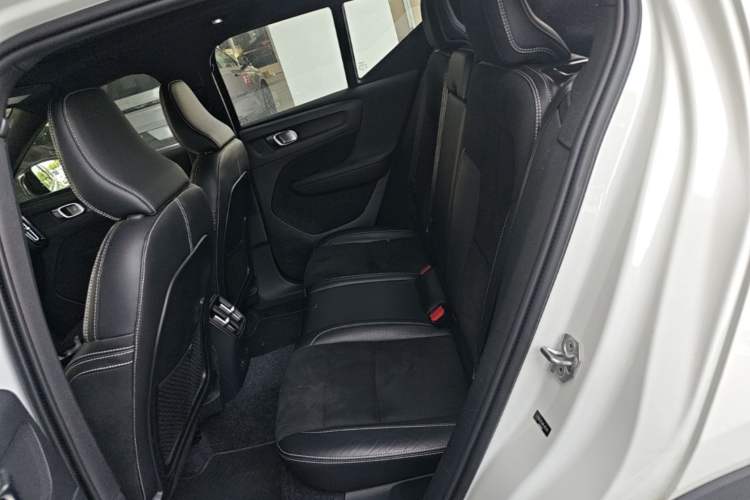 Used Volvo XC40 New Energy 2021 P8 Pure Electric All-Wheel Drive Smart Luxury Sport Edition Left Rear Seat