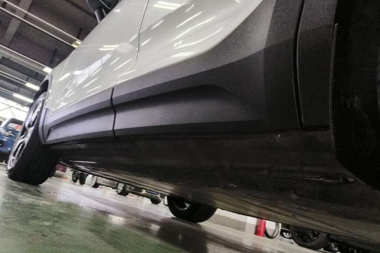 Used Volvo XC40 New Energy 2021 P8 Pure Electric All-Wheel Drive Smart Luxury Sport Edition Left Side Sill