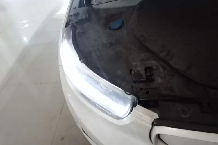 Used Volvo XC40 New Energy 2021 P8 Pure Electric All-Wheel Drive Smart Luxury Sport Edition Right Front Headlight