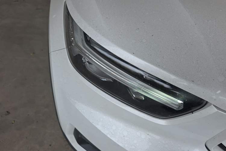 Used Volvo XC40 New Energy 2021 P8 Pure Electric All-Wheel Drive Smart Luxury Sport Edition Right Front Headlight