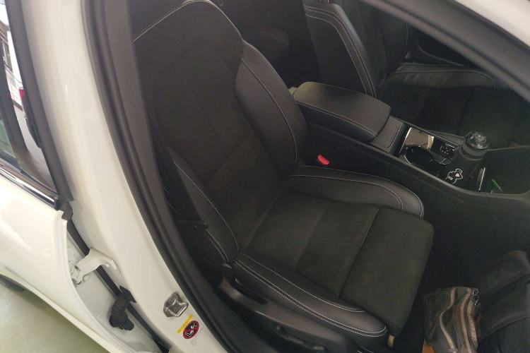 Used Volvo XC40 New Energy 2021 P8 Pure Electric All-Wheel Drive Smart Luxury Sport Edition Right Front Seat