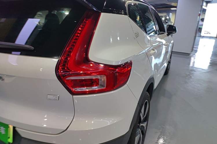 Used Volvo XC40 New Energy 2021 P8 Pure Electric All-Wheel Drive Smart Luxury Sport Edition Right Rear Taillight