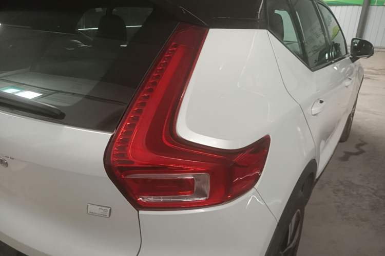 Used Volvo XC40 New Energy 2021 P8 Pure Electric All-Wheel Drive Smart Luxury Sport Edition Right Rear Taillight