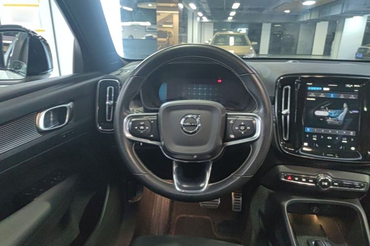 Used Volvo XC40 New Energy 2021 P8 Pure Electric All-Wheel Drive Smart Luxury Sport Edition Steering Wheel