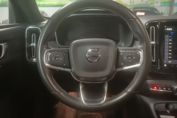 Used Volvo XC40 New Energy 2021 P8 Pure Electric All-Wheel Drive Smart Luxury Sport Edition Steering Wheel