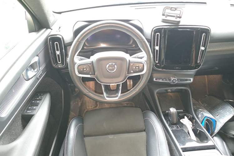 Used Volvo XC40 New Energy 2021 P8 Pure Electric All-Wheel Drive Smart Luxury Sport Edition Steering Wheel