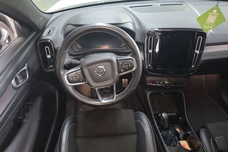 Used Volvo XC40 New Energy 2021 P8 Pure Electric All-Wheel Drive Smart Luxury Sport Edition Steering Wheel