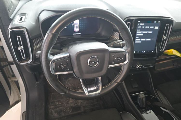 Used Volvo XC40 New Energy 2021 P8 Pure Electric All-Wheel Drive Smart Luxury Sport Edition Steering Wheel