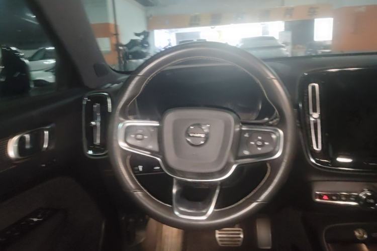 Used Volvo XC40 New Energy 2021 P8 Pure Electric All-Wheel Drive Smart Luxury Sport Edition Steering Wheel