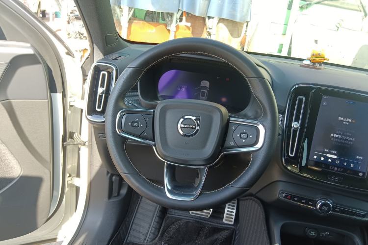 Used Volvo XC40 New Energy 2021 P8 Pure Electric All-Wheel Drive Smart Luxury Sport Edition Steering Wheel