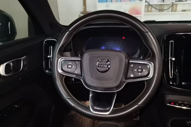 Used Volvo XC40 New Energy 2021 P8 Pure Electric All-Wheel Drive Smart Luxury Sport Edition Steering Wheel