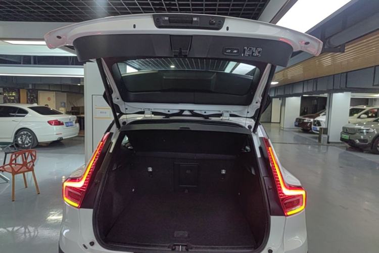 Used Volvo XC40 New Energy 2021 P8 Pure Electric All-Wheel Drive Smart Luxury Sport Edition Trunk