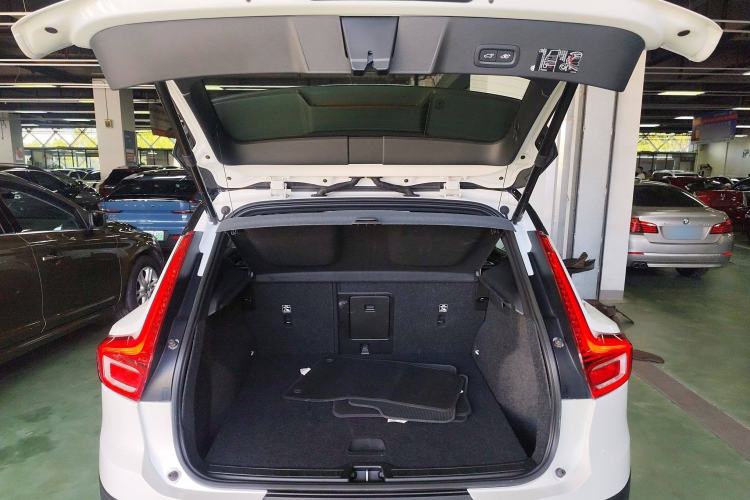 Used Volvo XC40 New Energy 2021 P8 Pure Electric All-Wheel Drive Smart Luxury Sport Edition Trunk