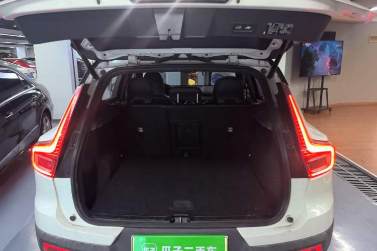 Used Volvo XC40 New Energy 2021 P8 Pure Electric All-Wheel Drive Smart Luxury Sport Edition Trunk