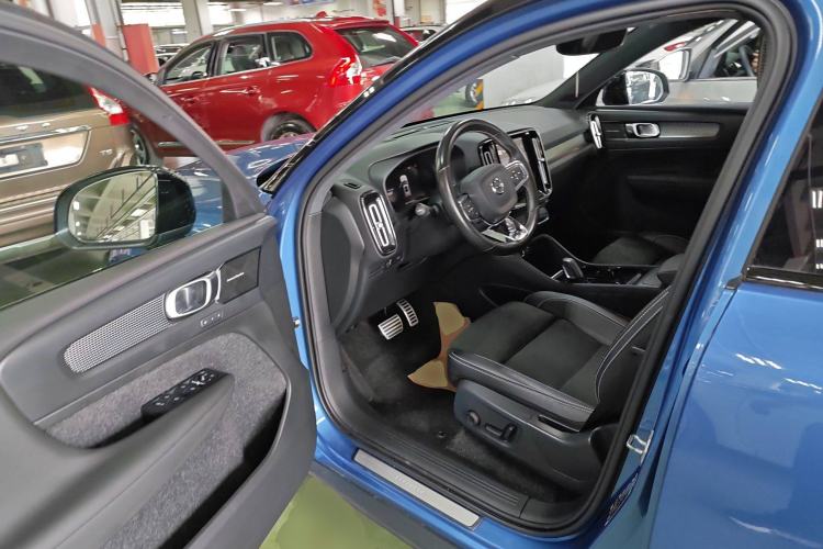 Used Volvo XC40 New Energy 2022 Four-Wheel-Drive High-Performance PRO Version Driver Seat