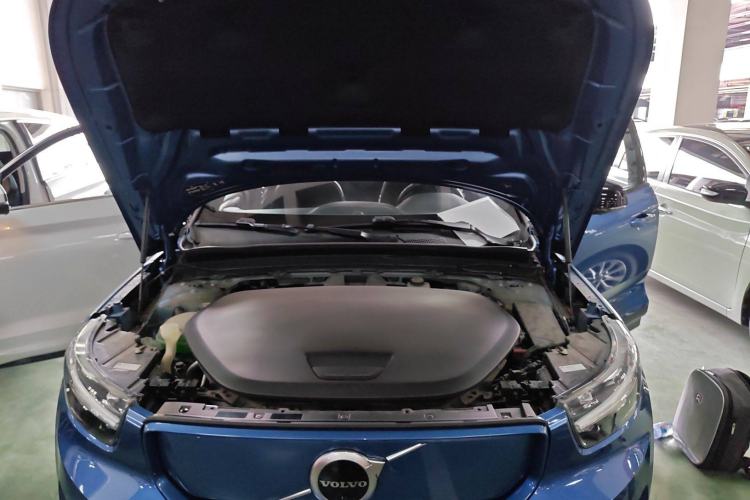 Used Volvo XC40 New Energy 2022 Four-Wheel-Drive High-Performance PRO Version Engine Bay