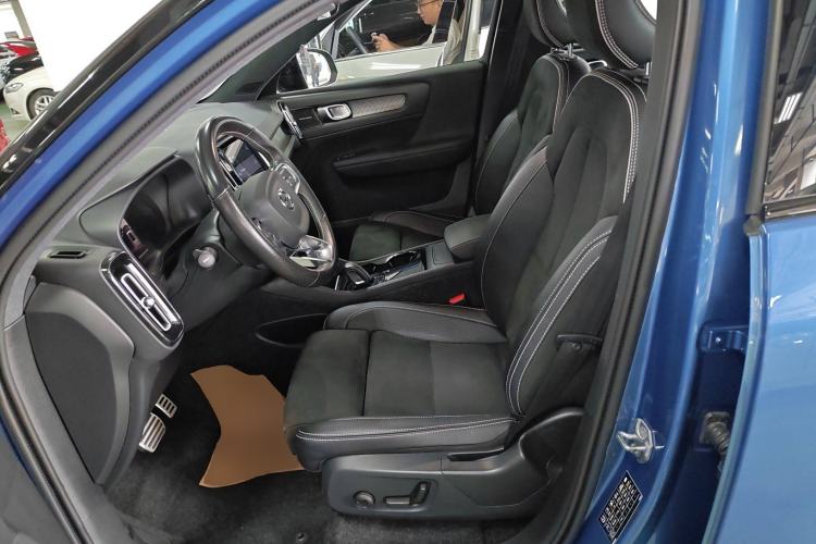 Used Volvo XC40 New Energy 2022 Four-Wheel-Drive High-Performance PRO Version Left Front Seat