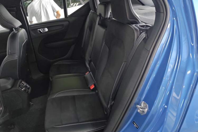 Used Volvo XC40 New Energy 2022 Four-Wheel-Drive High-Performance PRO Version Left Rear Seat