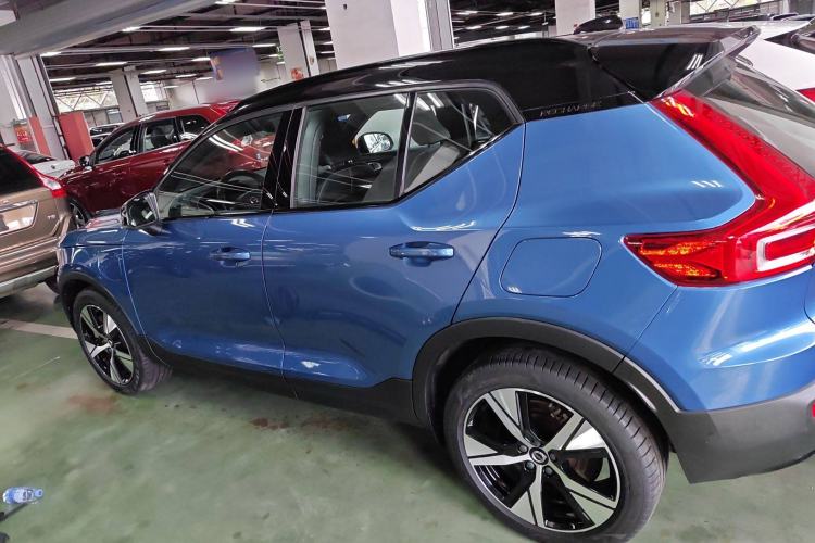 Used Volvo XC40 New Energy 2022 Four-Wheel-Drive High-Performance PRO Version Left Side