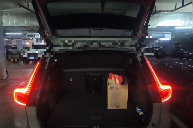 Used Volvo XC40 New Energy 2022 Long-Range Version Trunk