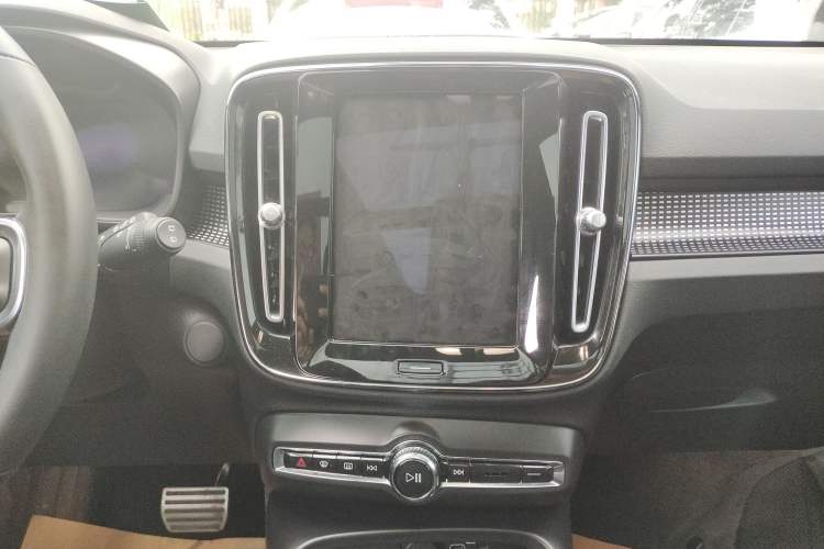 Used Volvo XC40 New Energy 2022 Long-Range PRO Version Audio And AC Panel