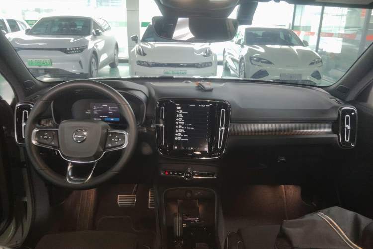 Used Volvo XC40 New Energy 2022 Long-Range Version Center Console