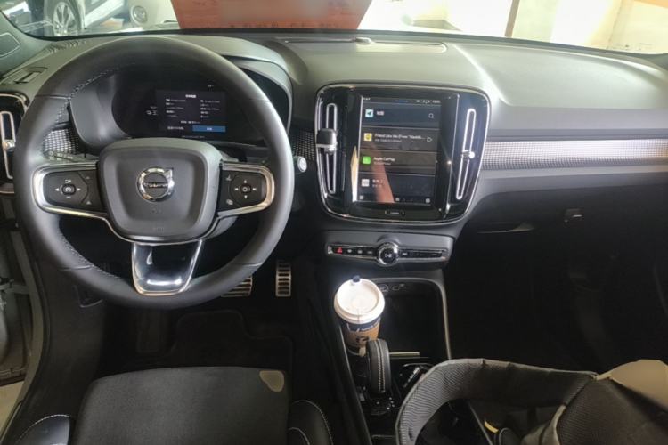 Used Volvo XC40 New Energy 2022 Long-Range Version Center Console
