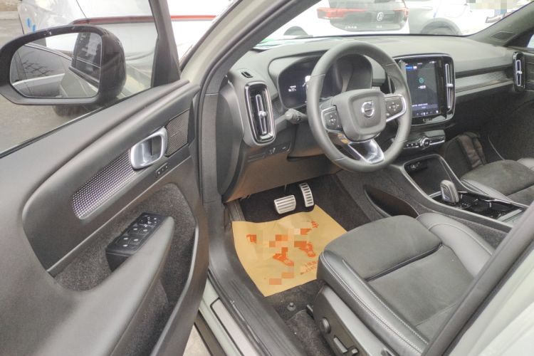 Used Volvo XC40 New Energy 2022 Long-Range PRO Version Driver Seat