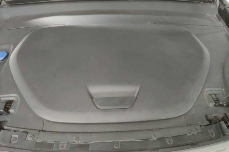 Used Volvo XC40 New Energy 2022 Long-Range Version Engine Bay