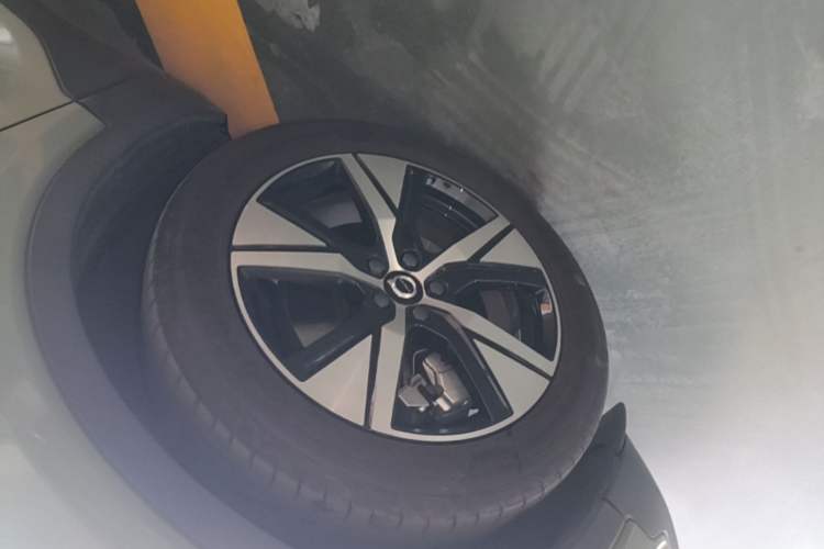 Used Volvo XC40 New Energy 2022 Long-Range Version Exterior 4