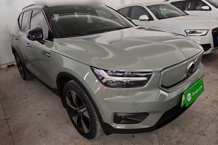 Used Volvo XC40 New Energy 2022 Long-Range PRO Version Front Right 45 Deg