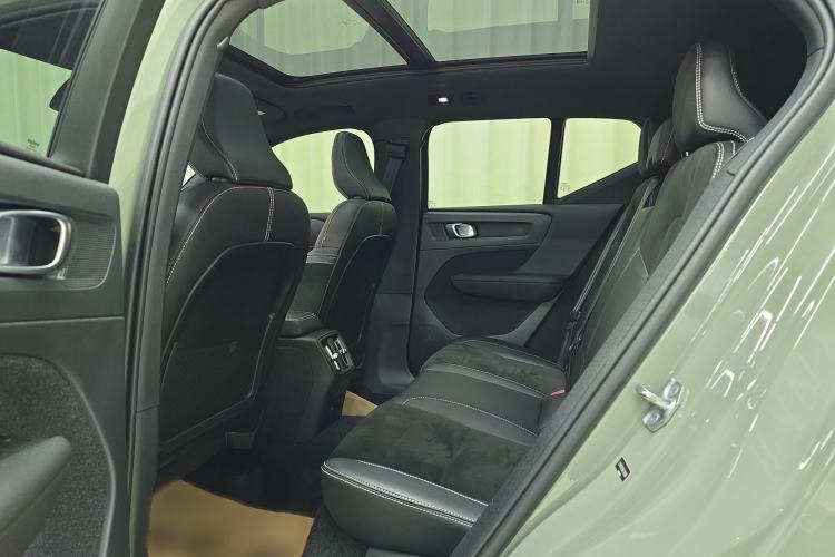Used Volvo XC40 New Energy 2022 Long-Range Version Interior 3