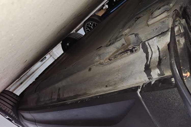 Used Volvo XC40 New Energy 2022 Long-Range PRO Version Left Side Sill