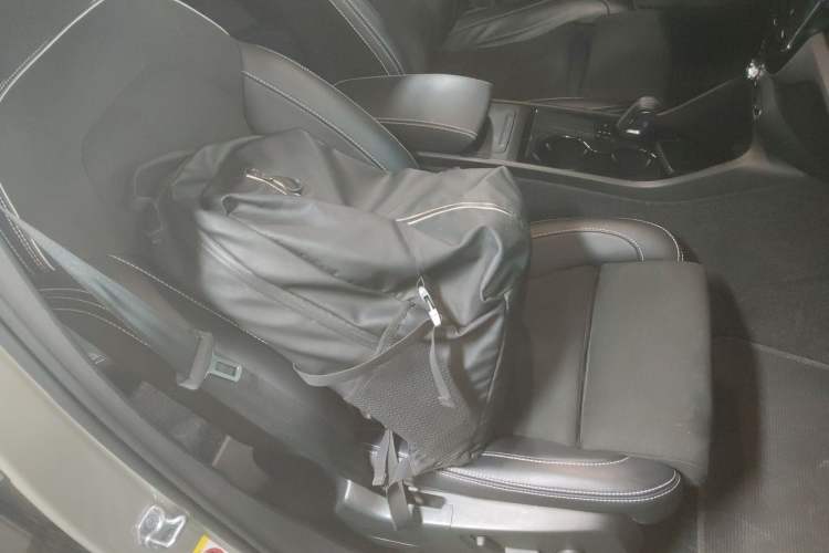 Used Volvo XC40 New Energy 2022 Long-Range Version Right Front Seat