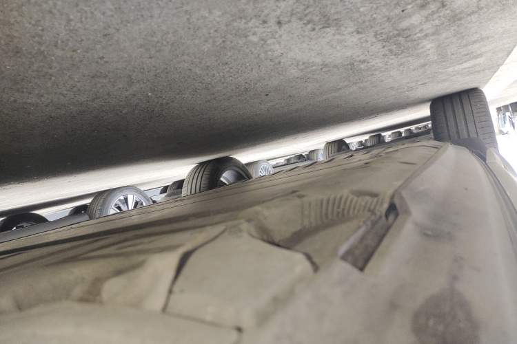 Used Volvo XC40 New Energy 2022 Long-Range PRO Version Right Side Sill