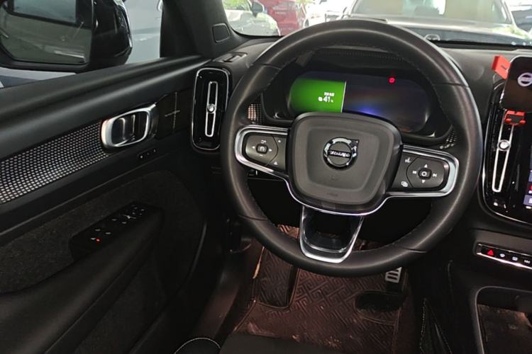 Used Volvo XC40 New Energy 2022 Long-Range PRO Version Steering Wheel