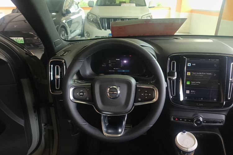 Used Volvo XC40 New Energy 2022 Long-Range Version Steering Wheel