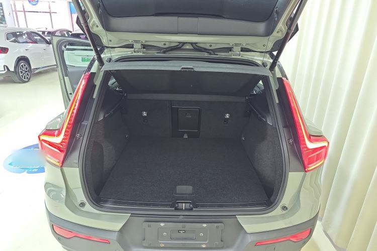 Used Volvo XC40 New Energy 2022 Long-Range Version Trunk