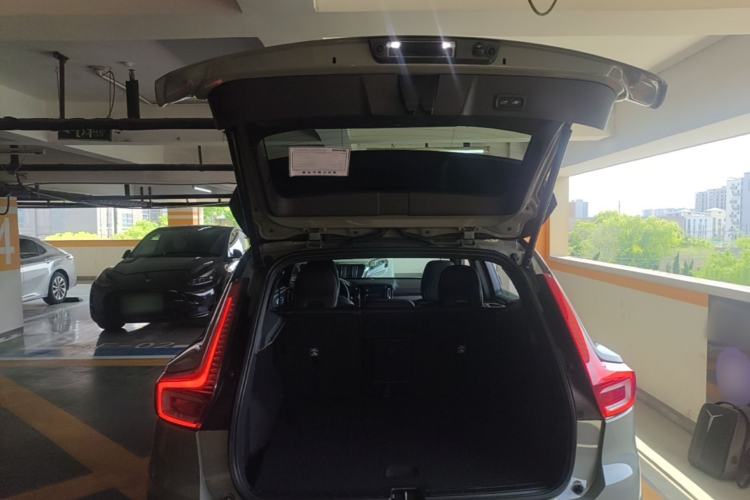 Used Volvo XC40 New Energy 2022 Long-Range Version Trunk