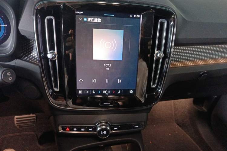 Used Volvo XC40 New Energy 2022 Four-Wheel Drive High-Performance Version Audio And AC Panel