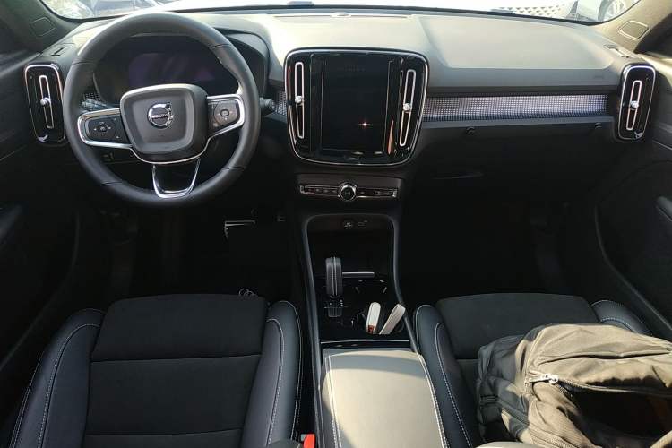 Used Volvo XC40 New Energy 2022 Four-Wheel Drive High-Performance Version Audio And AC Panel