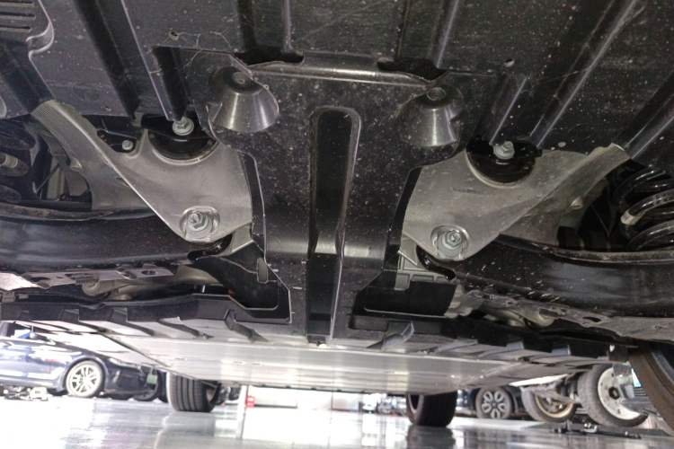 Used Volvo XC40 New Energy 2022 Four-Wheel Drive High-Performance Version Chassis Rear