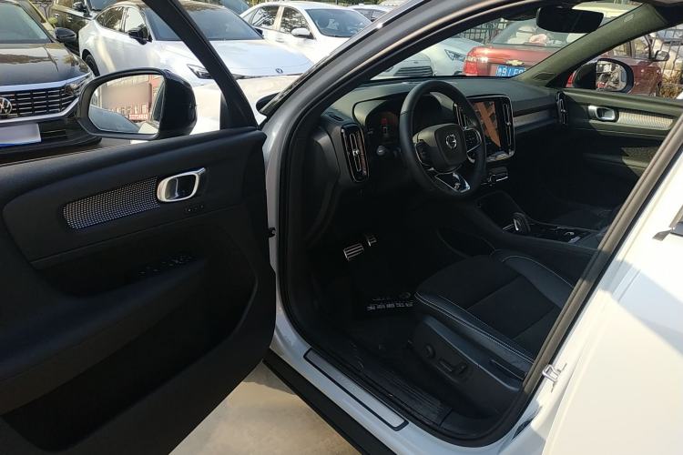 Used Volvo XC40 New Energy 2022 Four-Wheel Drive High-Performance Version Driver Seat
