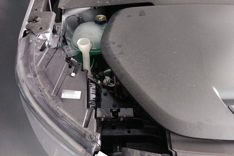 Used Volvo XC40 New Energy 2022 Four-Wheel Drive High-Performance Version Engine Bay Right