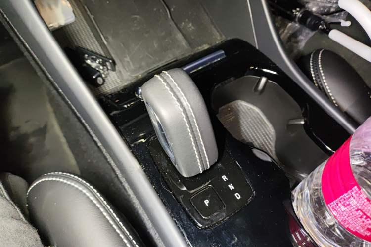 Used Volvo XC40 New Energy 2022 Four-Wheel Drive High-Performance Version Gear Lever