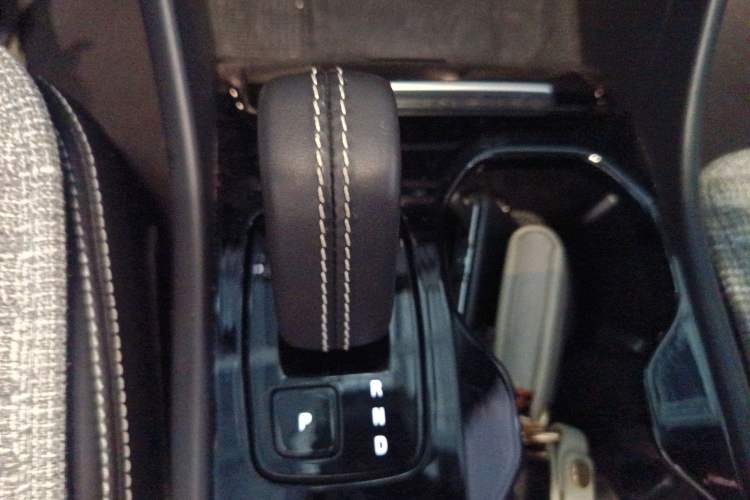 Used Volvo XC40 New Energy 2022 Four-Wheel Drive High-Performance Version Gear Lever