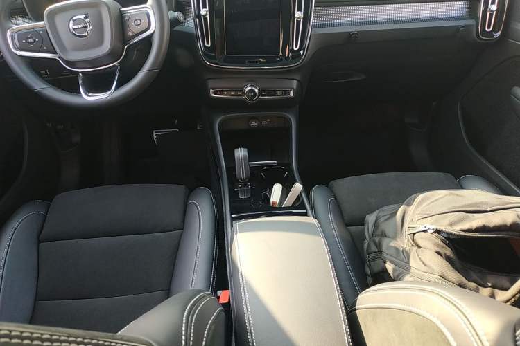 Used Volvo XC40 New Energy 2022 Four-Wheel Drive High-Performance Version Gear Lever