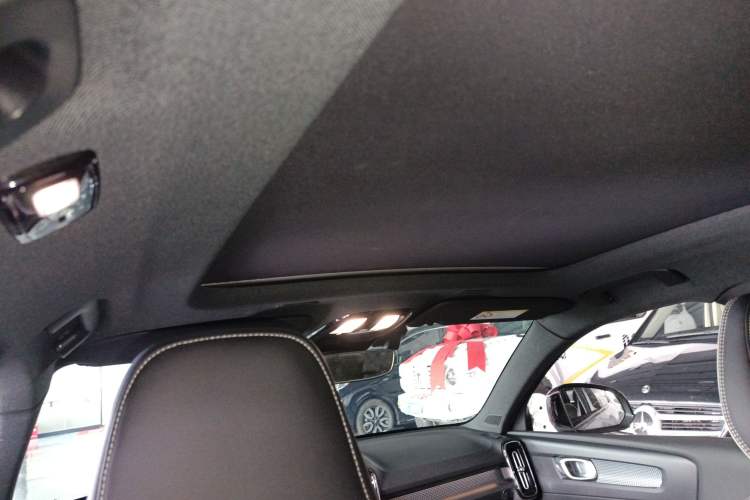Used Volvo XC40 New Energy 2022 Four-Wheel Drive High-Performance Version Headliner