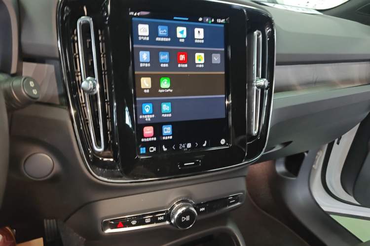 Used Volvo XC40 New Energy 2022 Long-Range Version Audio And AC Panel