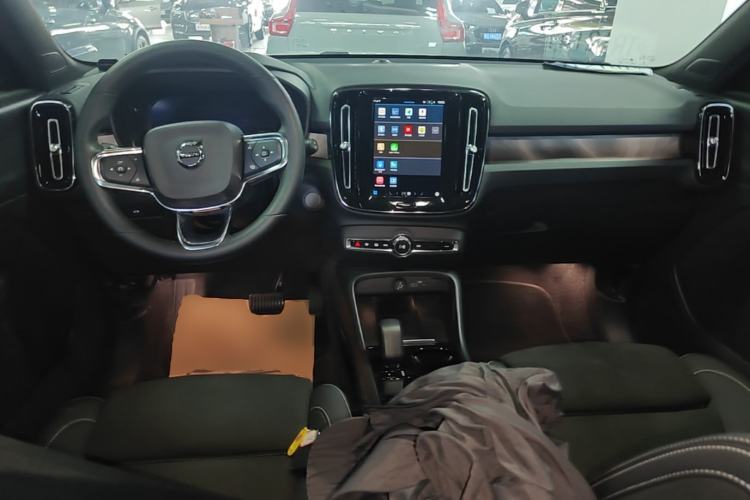 Used Volvo XC40 New Energy 2022 Long-Range Version Center Console